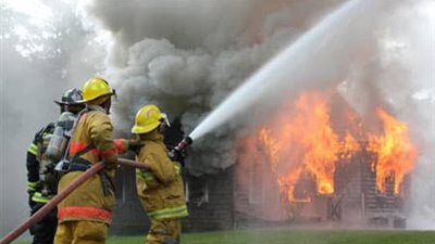 حريق هائل في الوراق.. العناية الإلهية تنقذ شابًا وطفلة من الموت