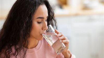 شرب الماء في رمضان 2025.. كم كوبًا تحتاج يوميًا للحفاظ على صحتك؟