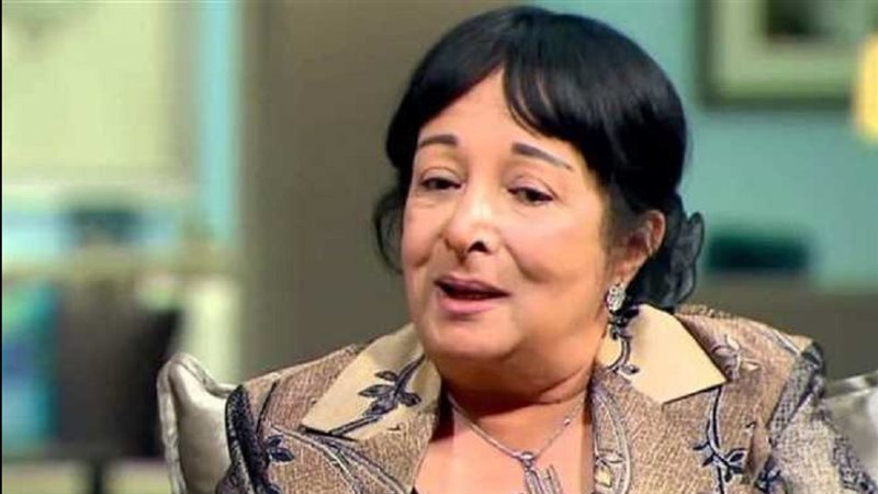سميرة عبد العزيز
