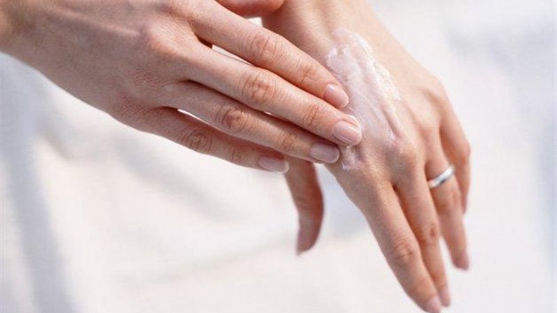 إخفاء عروق اليدين