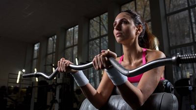 تكبير الثدي والأرداف.. أفضل التمارين والنظام الغذائي المناسب