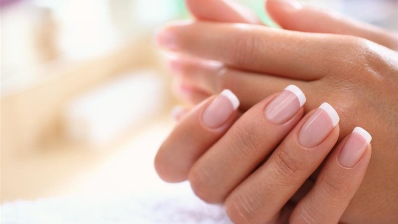 طريقة تطويل الأظافر