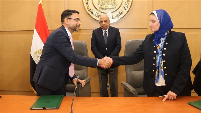 مصر والإمارات توقعان