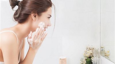 كيفية تحضير غسول طبيعي لتفتيح البشرة في المنزل بأبسط المكونات