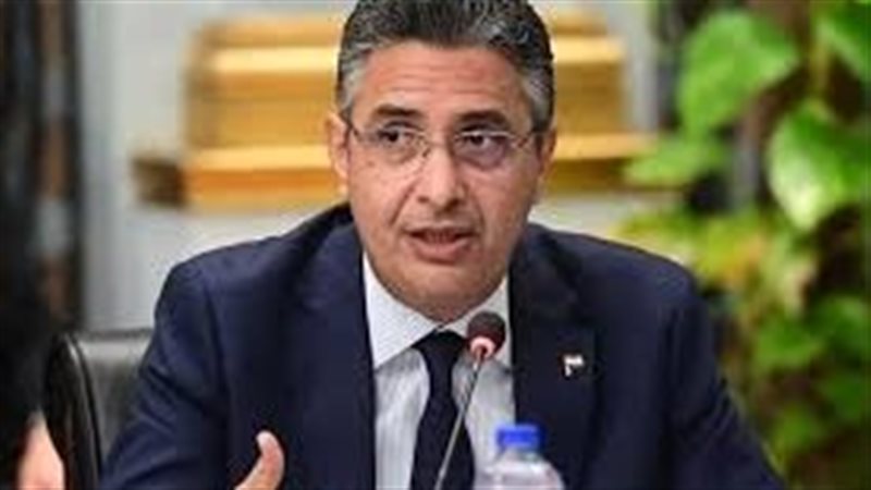 الدكتور شريف فاروق،