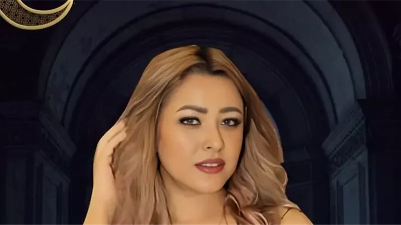 الفنانة بوسي شاهين