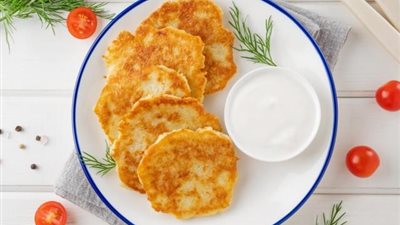 سحور رمضان 2025 .. طريقة عمل فطائر البطاطس بالجبن بخطوات سهلة