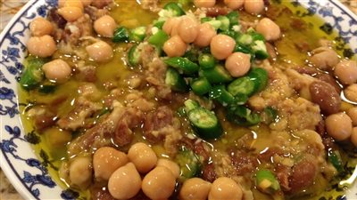 الفول بالدقة والطحينة.. نكهة شرقية لا تقاوم على مائدة السحور