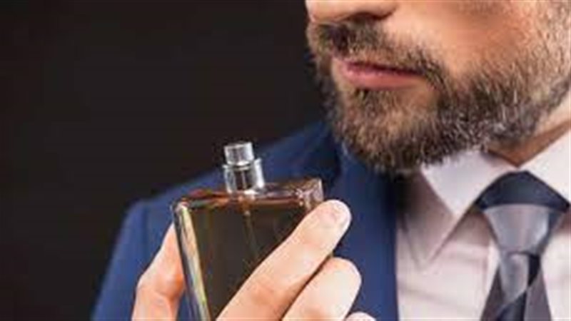 حكم استخدام العطر