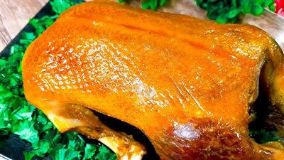 طريقة عمل البط المسلوق خطوة بخطوة لمائدة رمضانية فاخرة 