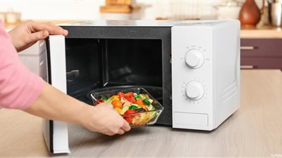 إعادة تسخين الطعام في رمضان 2025.. أخطاء شائعة تهدد حياتك