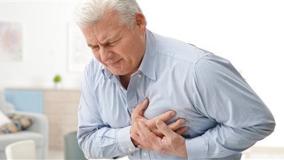 وفاة 3 أفراد من عائلة واحدة بالسكتة القلبية.. أسباب وأعراض المرض القاتل