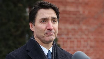 جاستن ترودو يبكي بسبب سياسات ترامب التجارية وتصاعد الحرب الجمركية