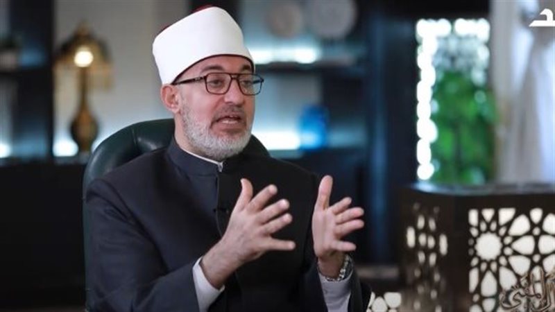 حكم القراءة من المصحف