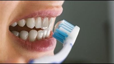 هل يجوز غسل الاسنان في الصيام.. لا مانع استعمال الفرشة ليلاً  