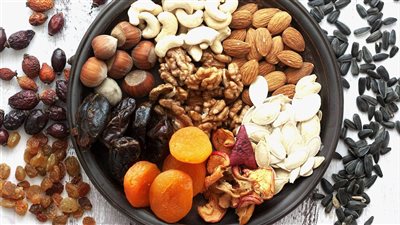 الياميش في رمضان حلاوة بحساب.. نصائح للفئات الأكثر عرضة للخطر