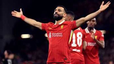 موقف مدرب برشلونة من التعاقد مع محمد صلاح مجانًا في الصيف