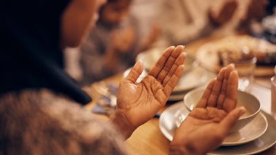 تعرف على عدد الساعات المتبقية على موعد اذان المغرب 12 رمضان 2025