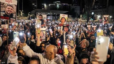 أسر الرهائن الإسرائيلين تتهم وزير الطاقة بالإضرار العمدي بحياة أبنائهم