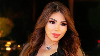 غادة إبراهيم: السجاير وشرب الخمر مش من الكبائر وبقالي 20 سنة بصلي 