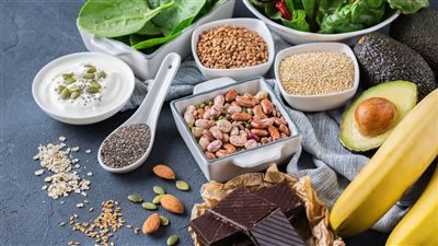 من الموز إلى البروكلي.. أطعمة سحرية تقضي على الصداع النصفي في الصيام