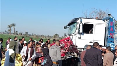 إصابة 11 شخصًا في انقلاب ميكروباص على الطريق الصحراوي الشرقي بملوي