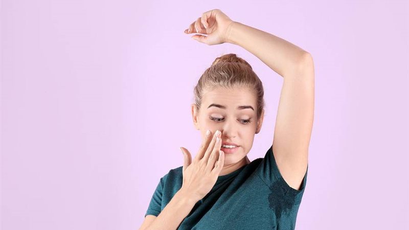إزالة رائحة العرق