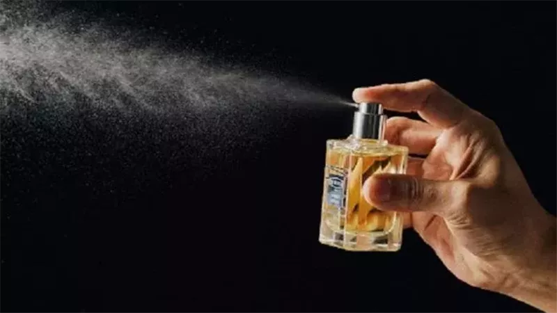 هل العطر والبرفان