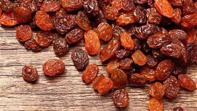 الزبيب أكثر من مجرد مُحلٍ طبيعي.. تعرف على قيمته الغذائية