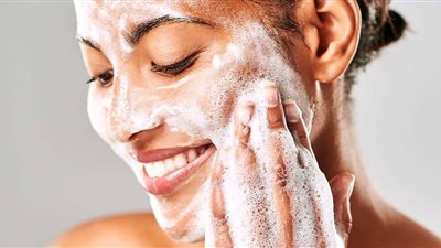أفضل صابون طبي لتفتيح البشرة والجسم والتخلص من البقع الداكنة