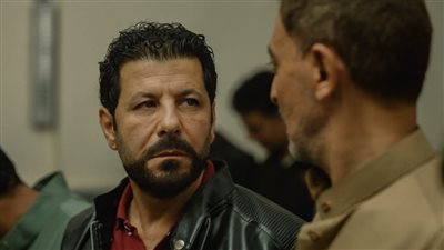 مسلسل ظلم المصطبة الحلقة الثامنة.. خطة الهروب تنجح وفتحي عبد الوهاب في مطاردة شرسة