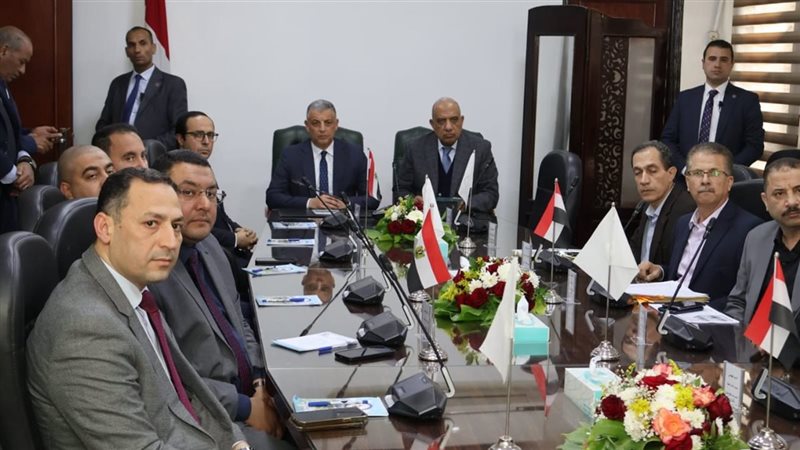 اجتماع وزير الكهرباء