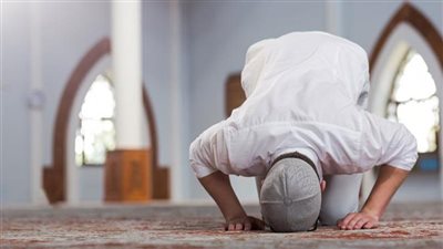 حكم تأخير الصلاة بسبب الانشغال في بعض الأعمال.. دار الإفتاء توضح