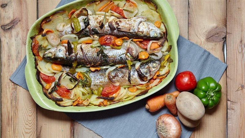 صينية السمك بالبطاطس