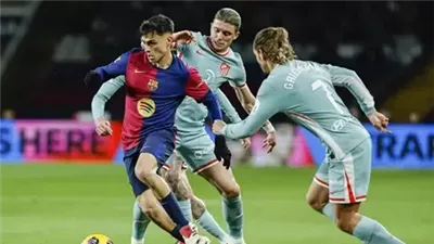 برشلونة يتقدم على أتلتيكو مدريد في الشوط الأول بـ هدف توريس