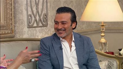 أحمد عزمي يكشف كواليس صادمة من مشاركته في يتربى في عزو