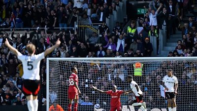 جدول ترتيب الدوري الإنجليزي بعد هزيمة ليفربول وتعادل ديربي مانشستر