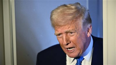 ترامب يدرس تعليق الرسوم الجمركية على الدول ما عدا الصين لمدة 90 يوماً