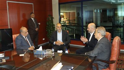 تفاصيل زيارة وزير الكهرباء لشركة بيجسكو لهندسة محطات القوى الكهربائية