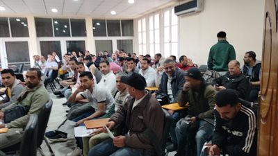 العمل تبدأ اختبارات 