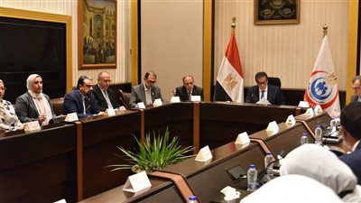 اجتماع برئاسة وزير الصحة لبحث فرص تعزيز الاستثمارات العالمية