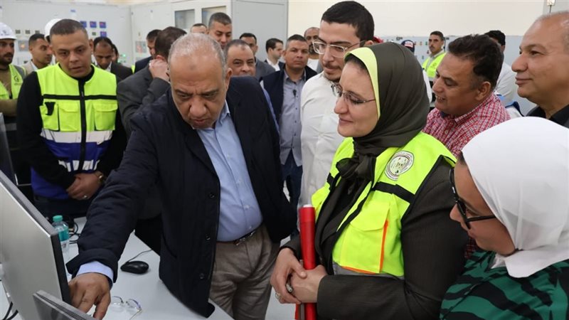 وزير الكهرباء يتفقد