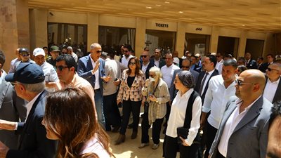 بالصور.. 4 قيادت هامة يتفقدون أعمال تطوير المنطقة الأثرية لأهرامات الجيزة