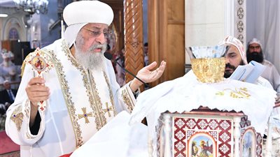 بالصور.. ماذا قال البابا تواضروس الثاني عن الأنبا باخوميوس في قداس الأربعين؟
