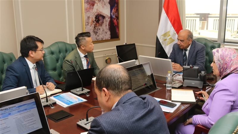 مباحثات وزير الكهرباء