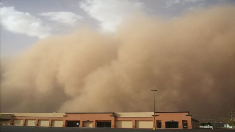 العاصفة الترابية