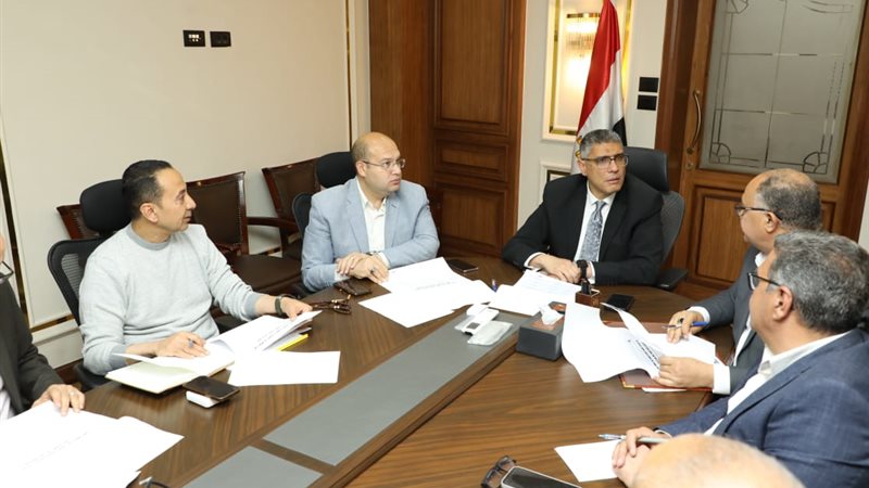 اجتماع محافظ الجيزة