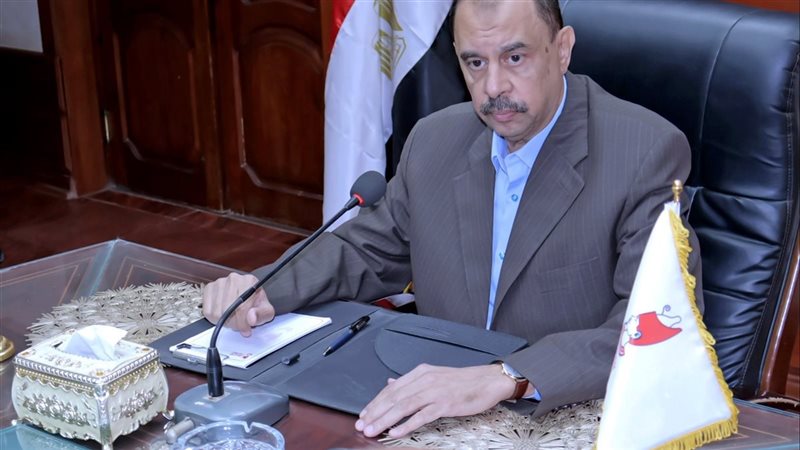 محافظ سوهاج يعقد