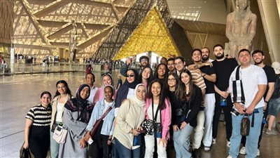 طلاب جامعة جزيرة الأمير إدوارد يناقشون أفكار تسويقية عالمية للمتحف المصري الكبير