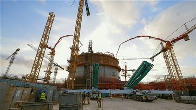انجاز جديد للمحطات النووية.. اكتمال الصبة الخرسانية لأحد مباني المفاعل الثاني بمحطة الضبعة